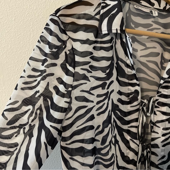 ASOS Design Zebra Print Mesh Cropped Shirt with Tie Closure Black White-12 Tall - Picture 6 of 13